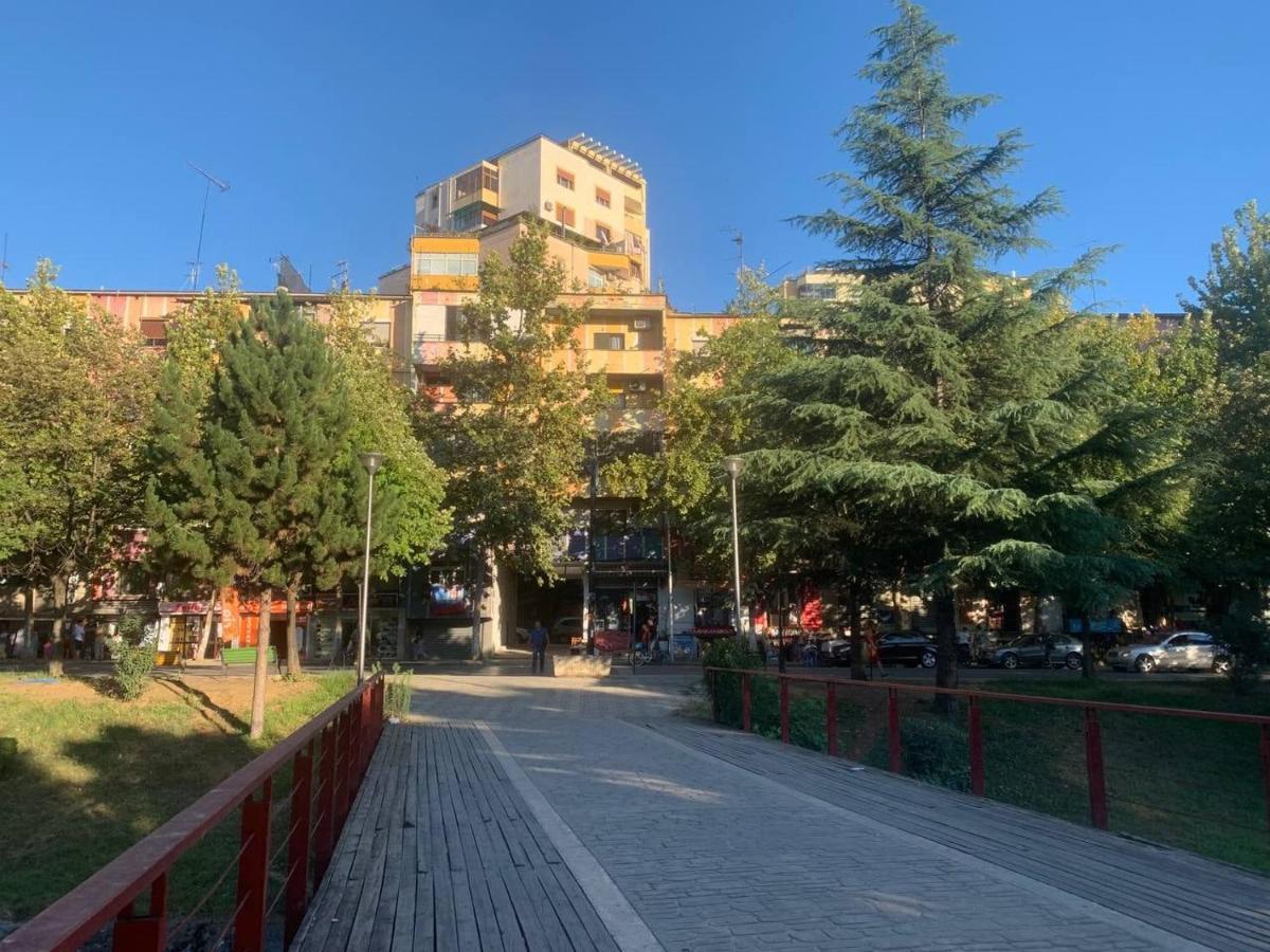 Kristi'S Apartment In The Heart Of Τίρανα Εξωτερικό φωτογραφία