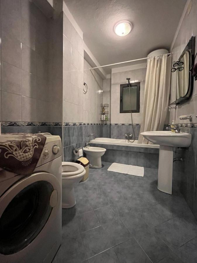 Kristi'S Apartment In The Heart Of Τίρανα Εξωτερικό φωτογραφία